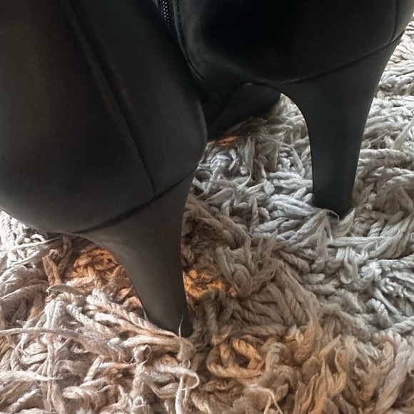 $160 Gianni Bini Elegant Black Ankle Boots Sz 10 - Picture 4 of 6